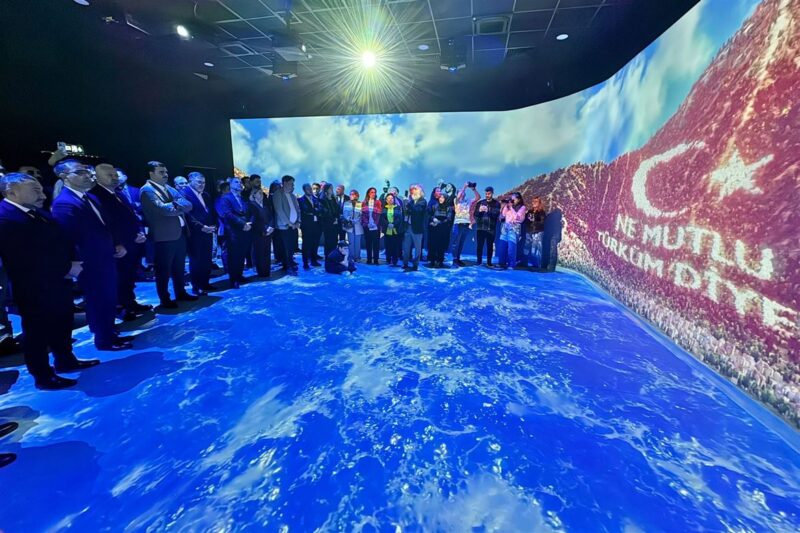 Menemen Belediyesi tarafından Cumhuriyetimizin 102. kuruluş yıl dönümü kutlamaları kapsamında