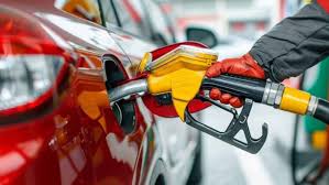 Brent petrol ve döviz kurundaki dalgalanma akaryakıt fiyatlarına yansıdı. Benzinin