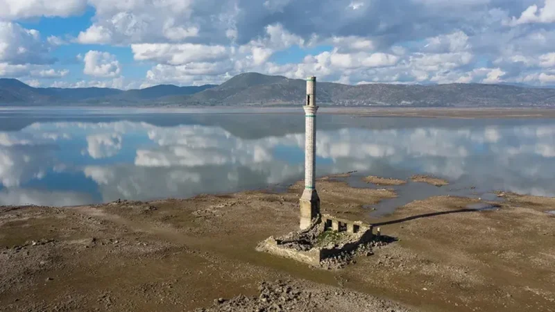 İzmir’de etkili olamaya devam eden yağışlar baraj doluluk oranlarını artırdı.