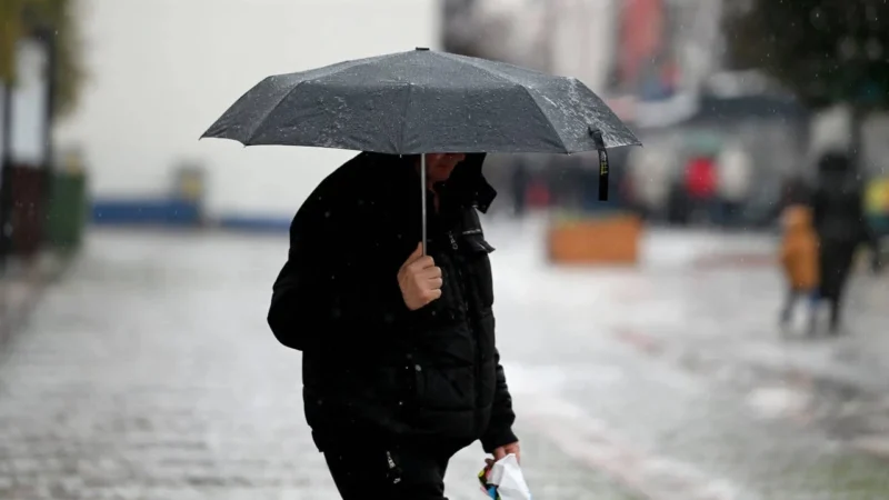 Meteoroloji Genel Müdürlüğü, yurt genelinde 49 ili kapsayan kuvvetli yağış