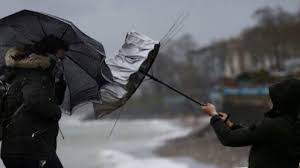 Meteoroloji Genel Müdürlüğü, yurdun doğusu için kuvvetli fırtına uyarısında bulundu.
