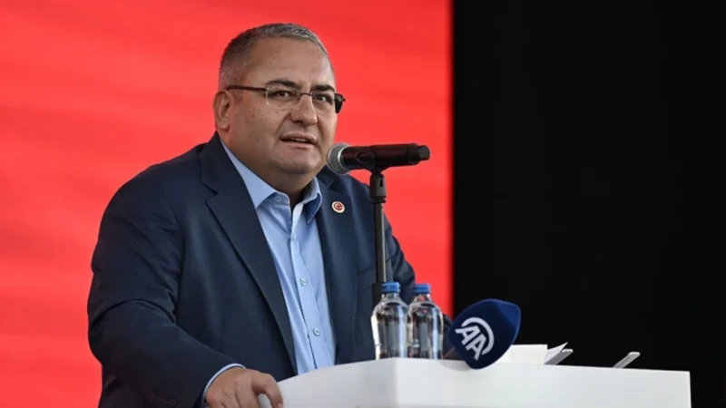 CHP'den istifa eden Keçiören Belediye Başkanı Mesut Özarslan açıklamalarda bulunuyor.