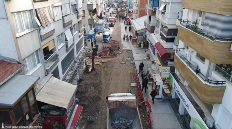 İzmir Büyükşehir Belediye Başkanı Dr. Cemil Tugay'ın öncülüğündeki Güzel İzmir