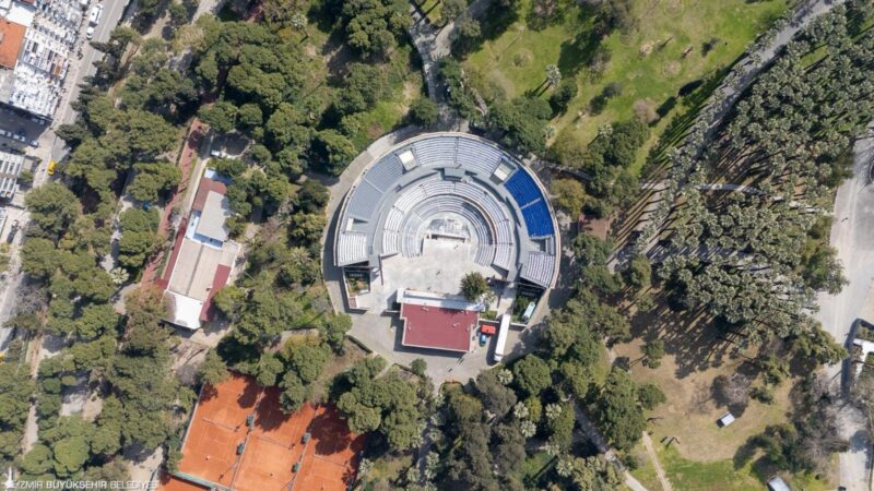 İzmir Büyükşehir Belediyesi, Kültürpark Atatürk Açık Hava Tiyatrosu’nda büyük bir