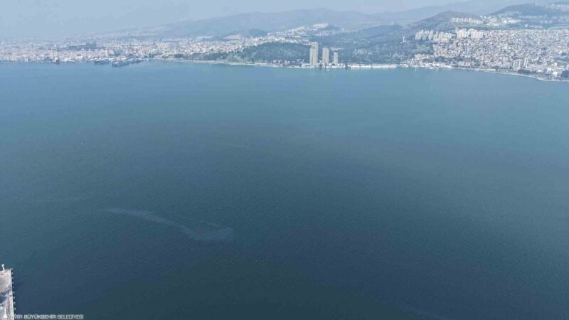 İzmir Büyükşehir Belediyesi tarafından İzmir Körfezi’nde bugün yapılan rutin dron