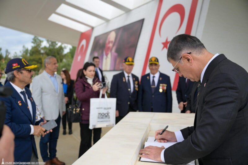 İzmir Büyükşehir Belediye Başkanı Dr. Cemil Tugay, çeşitli temaslarda bulunmak