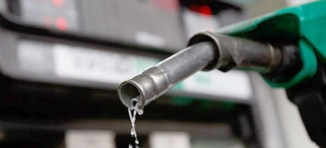 Küresel gelişmelerin etkisiyle akaryakıt fiyatlarında sert artış beklentisi oluştu. Motorin
