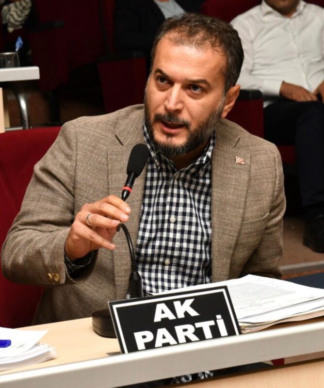 AK Parti Çiğli Belediye Meclis Üyesi Kadir Önler, Çiğli Belediye