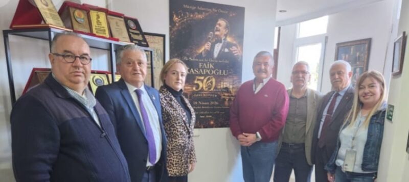 &nbsp; Bir şehir vardır; sokaklarında t&uuml;rk&uuml;lerin yankılandığı, akşam r&uuml;zg&acirc;rının bile