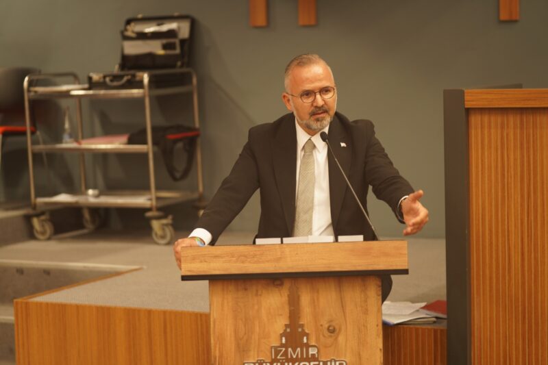 İzmir Büyükşehir Belediye Meclisi AK Parti Grup Başkanvekili Hakan Yıldız,