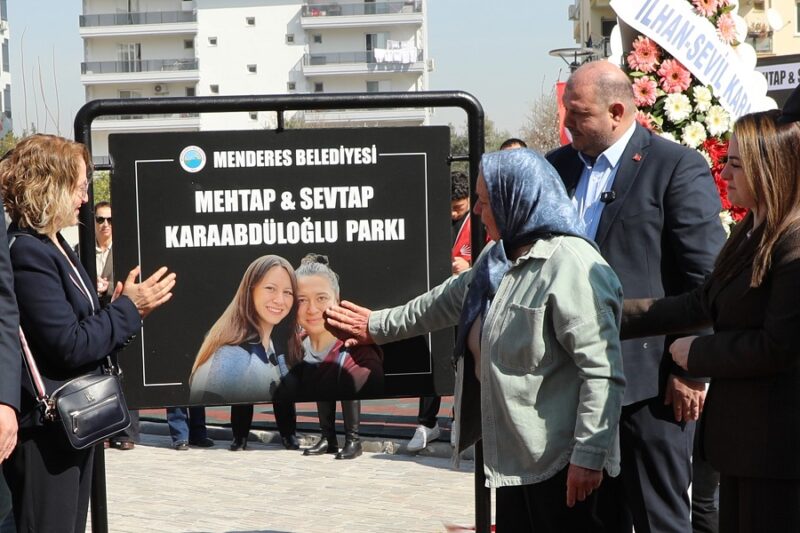 
Menderes Belediyesi’nin 6 Şubat depremlerinde hayatını kaybeden Menderesli
kardeşler Mehtap Karaabdüloğlu