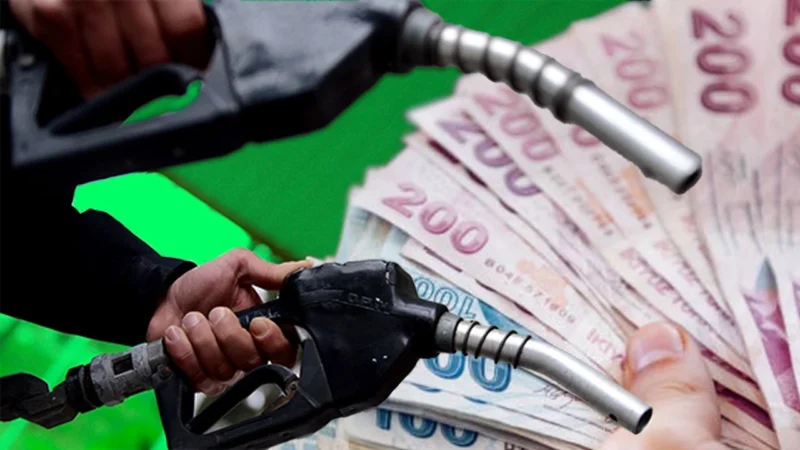 Küresel petrol piyasalarında yaşanan yükseliş Türkiye’de akaryakıt fiyatlarını yeniden etkiledi.