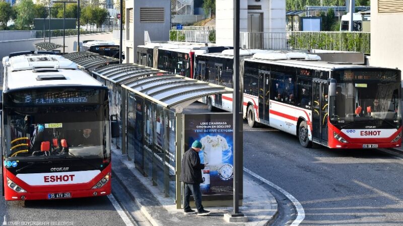 İzmir Büyükşehir Belediyesi Meclisi, toplu ulaşım tarifelerinde değişikliğe gidilmesini kararlaştırdı.