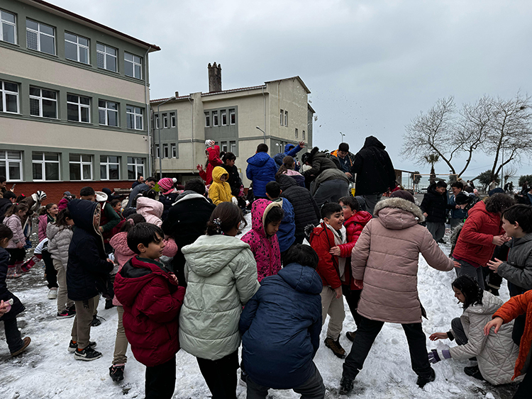 Türkiye genelinde etkisini artıran sağanak ve kar yağışı sonrası gözler