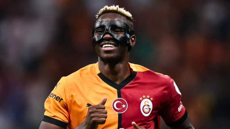 Galatasaray’ın yıldız golcüsü Victor Osimhen, Liverpool maçında yaşadığı sakatlık sonrası