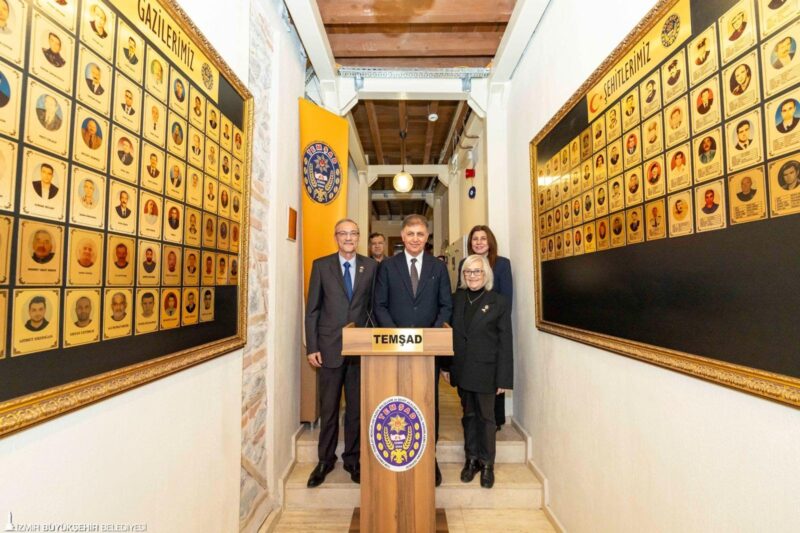 İzmir Büyükşehir Belediye Başkanı Dr. Cemil Tugay, 18 Mart Çanakkale