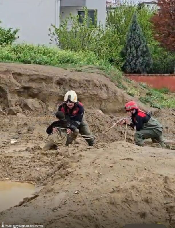 İzmir’in Torbalı ilçesinde dün etkili olan sağanak yağış sonrası balçığa
