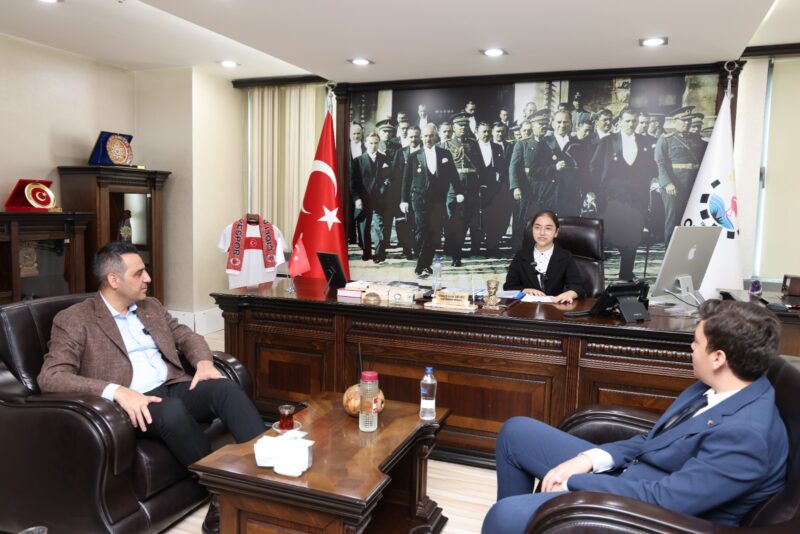 Çiğli Belediye Başkanı Onur Emrah Yıldız, 23 Nisan Ulusal Egemenlik