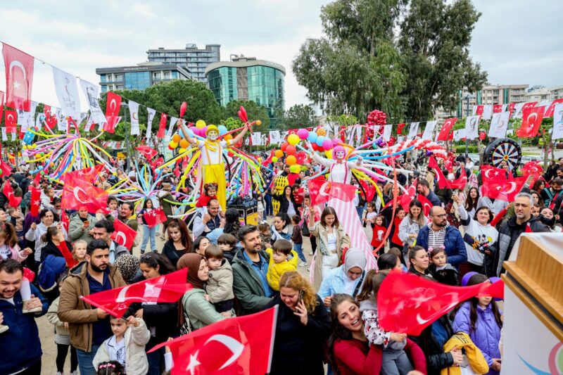 
Bayraklı Belediyesi tarafından 23 Nisan Ulusal Egemenlik ve Çocuk Bayramı