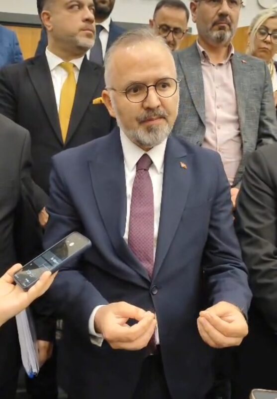 "Maalesef kendisi, mecliste söz talep eden grup başkan vekillerine fırsat