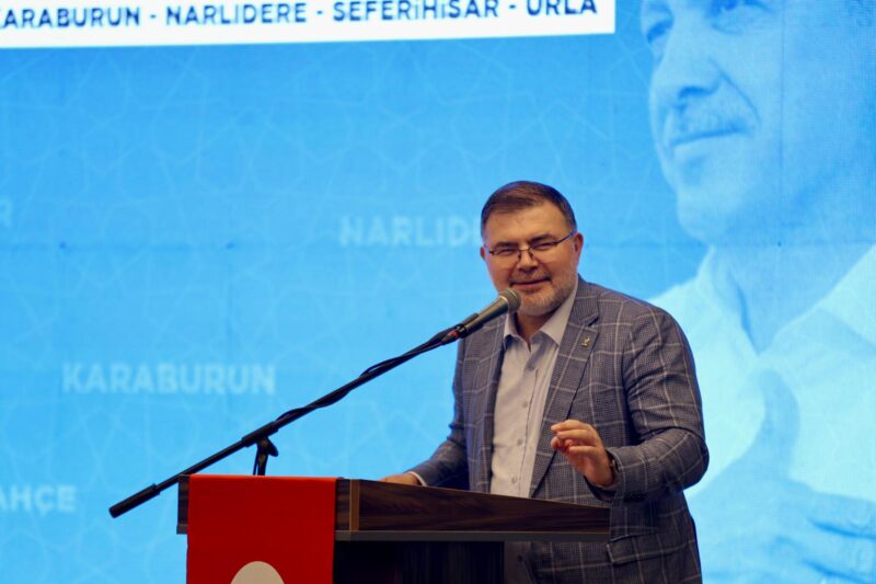 AK Parti İzmir İl Başkanlığı’nın 4 bölgede düzenlediği dev teşkilat