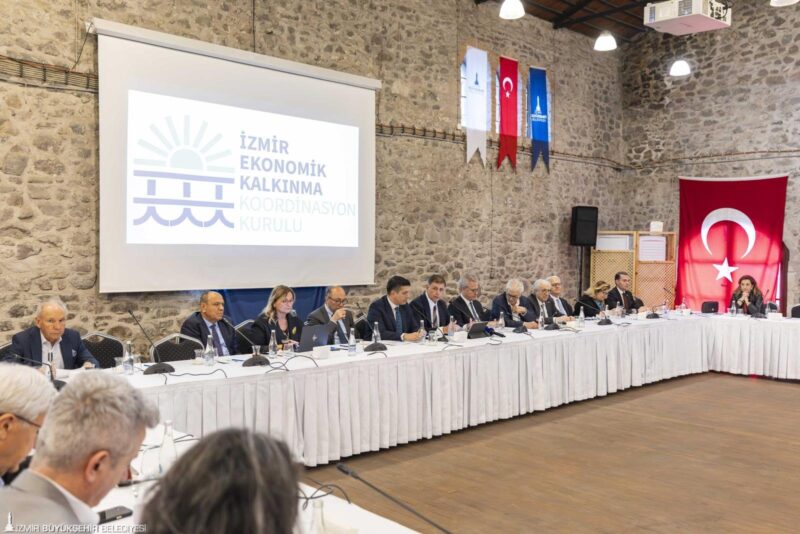 İzmir Büyükşehir Belediye Başkanı Dr. Cemil Tugay, İEKKK toplantısında enerji