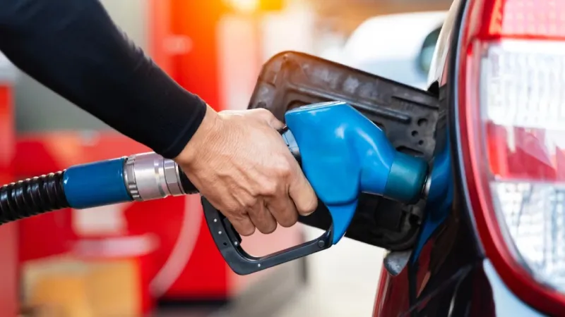 Akaryakıt fiyatlarındaki artış sürüyor. Motorine gelen zammın ardından şimdi de