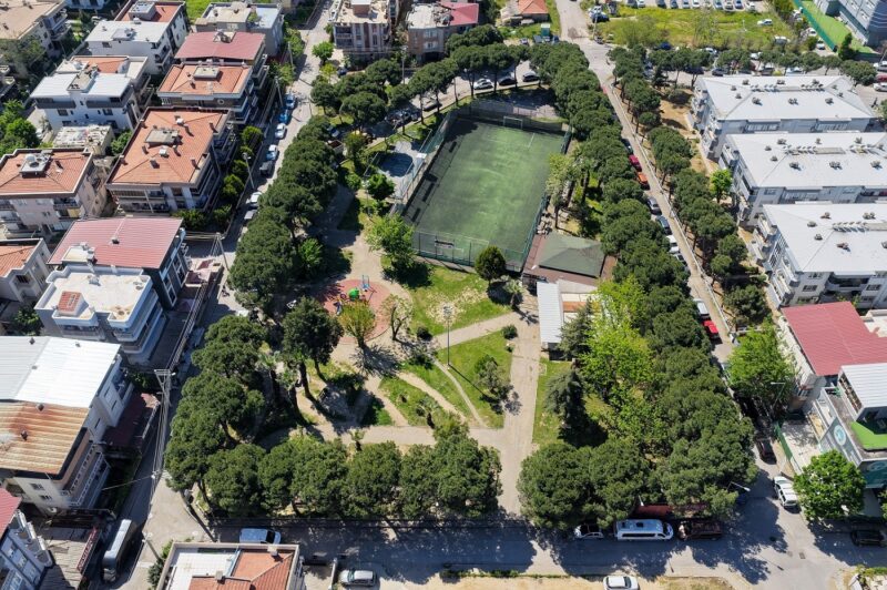 Gaziemir Belediyesi, park ve yeşil alanlarda yürüttüğü çalışmalar kapsamında Şehit