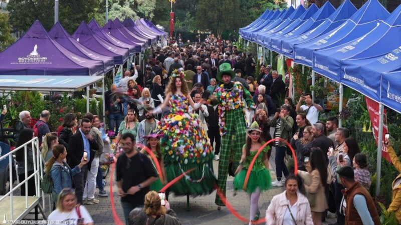 İzmir Büyükşehir Belediyesi tarafından üçüncü kez düzenlenecek İzmir Balkon-Bahçe Bitkileri