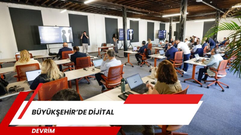 İzmir Büyükşehir Belediyesi, İzLab Dijital Deneyim Merkezi’nde başlattığı “İş Yönetiminde