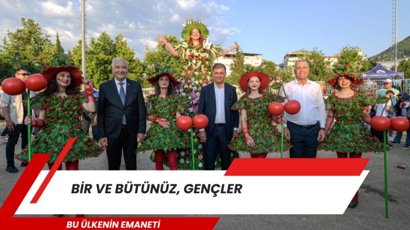 Kemalpaşa'da vatandaşlarla ve esnafla buluşan İzmir Büyükşehir Belediye Başkanı Dr.