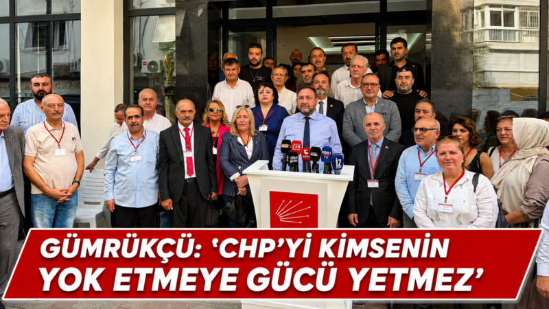 CHP İzmir İl Başkanı Utku Gümrükçü, partisinin İzmir İl Başkanlığı’nda