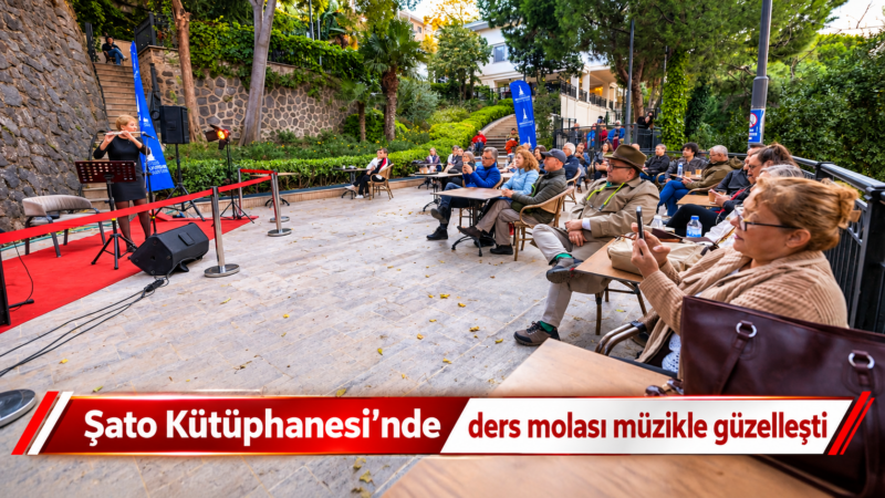 İzmir Büyükşehir Belediyesi’nin Şato Kütüphanesi’nde düzenlediği “Şato’da Sonbahar Resitalleri’nin ilk